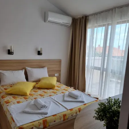 Mihnevi 3* تشيرنوموريتس