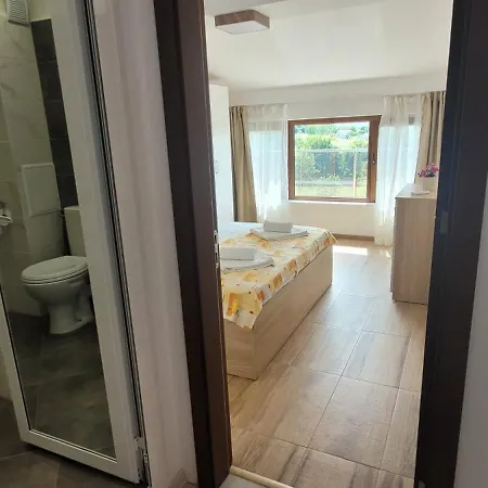 Mihnevi بيت ضيافة تشيرنوموريتس