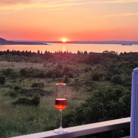 Gæstehus Mihnevi 3*